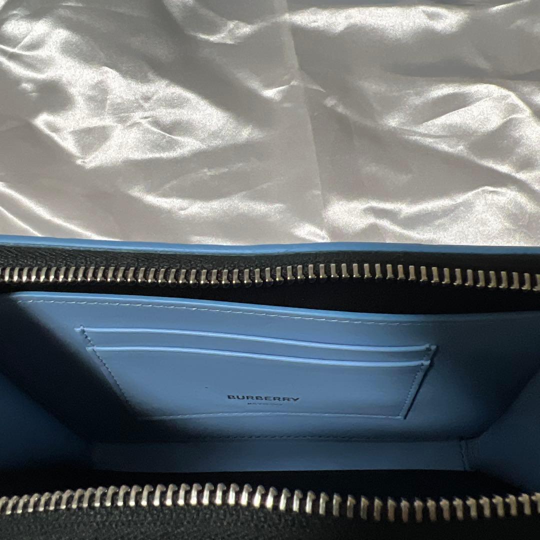 未使用　バーバリーロンドン ユニセックス水色 クロスボディバッグ