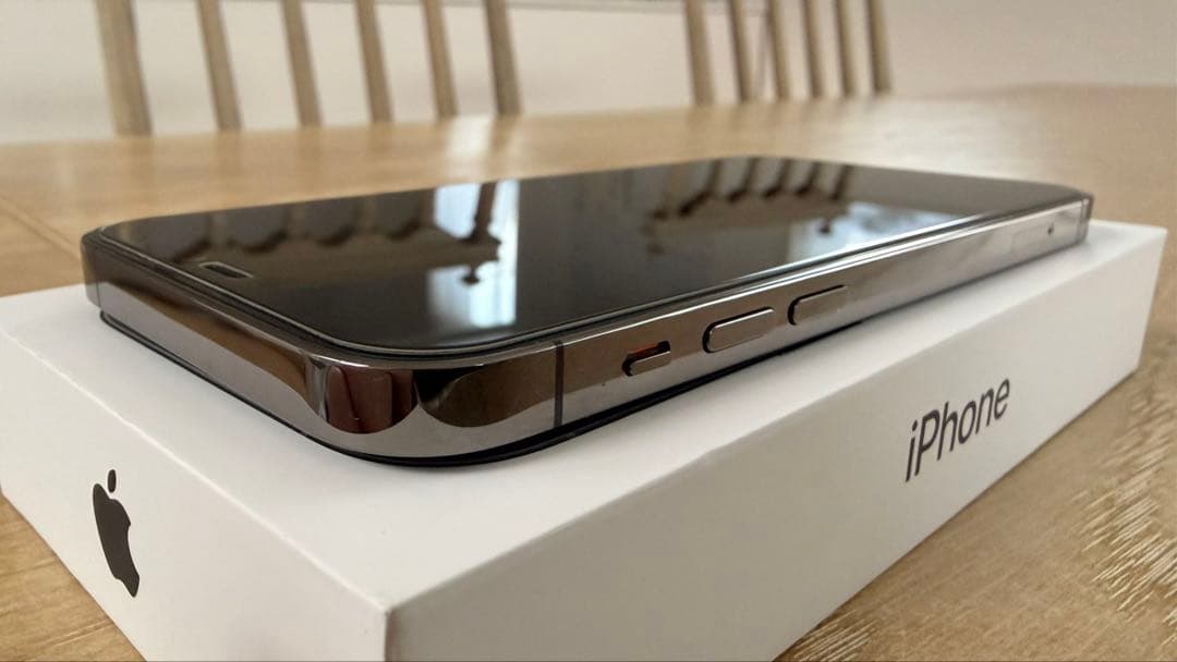 【美品】Apple iPhone 12Pro 256GBグラファイト