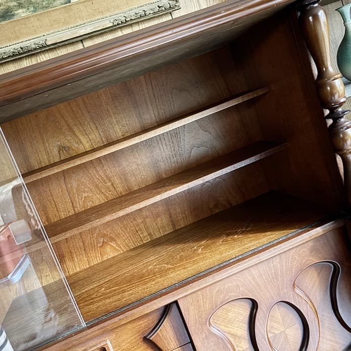 サイドボード　飾り棚　食器棚　木製　茶色　ブラウン　昭和レトロ　レトロ