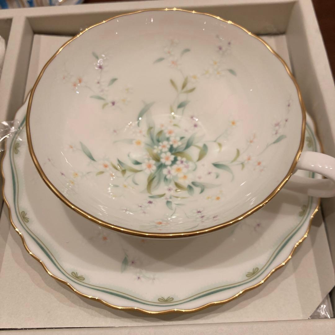 ノリタケ　白い小花のブーケ模様　６客　未使用