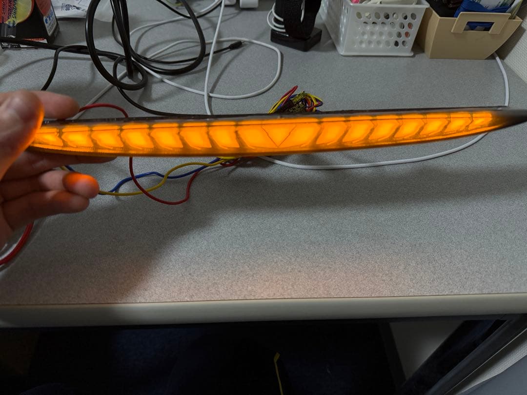 50プリウス AVEST ハイマウントストップランプ シーケンシャル