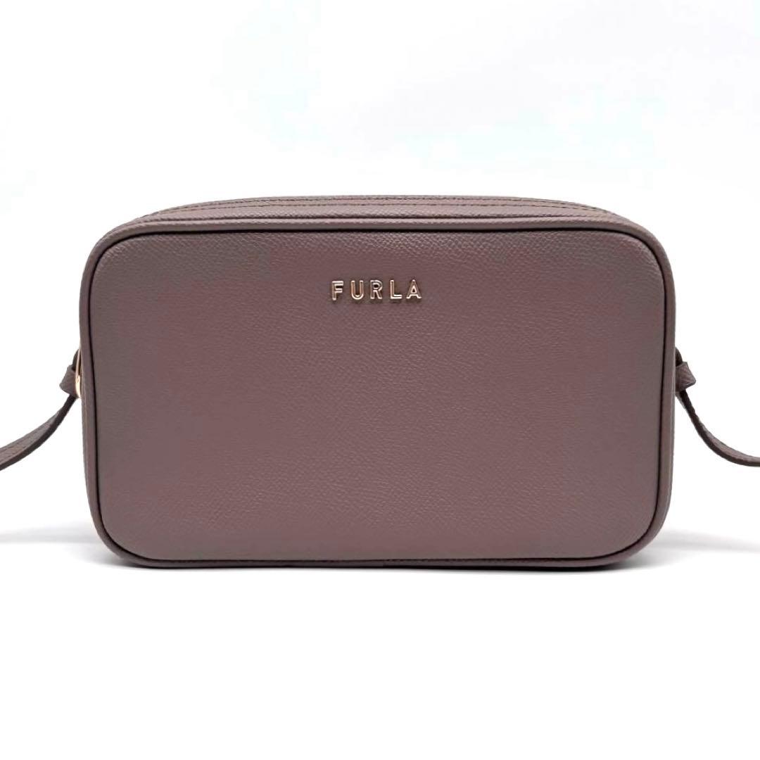 ✨未使用級✨現行ロゴ✨フルラ　カメラバッグ　ショルダーバッグ　リリー　レザー