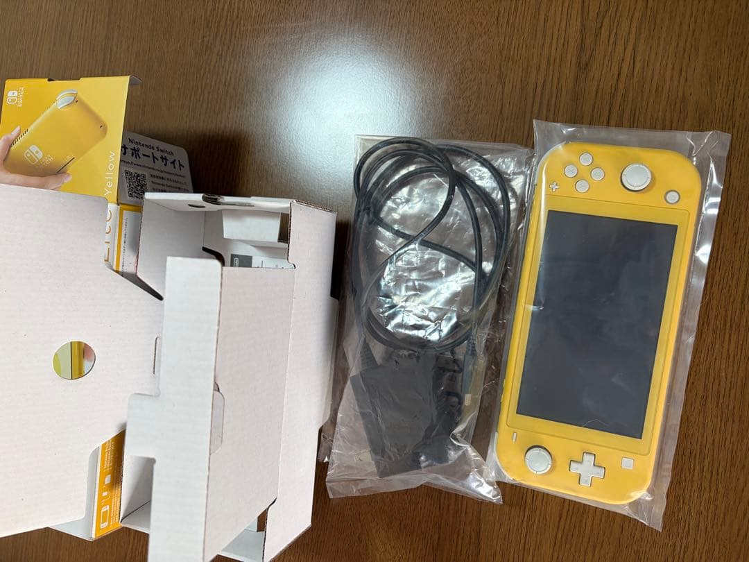 Nintendo Switch Lite yellow イエロー　本体