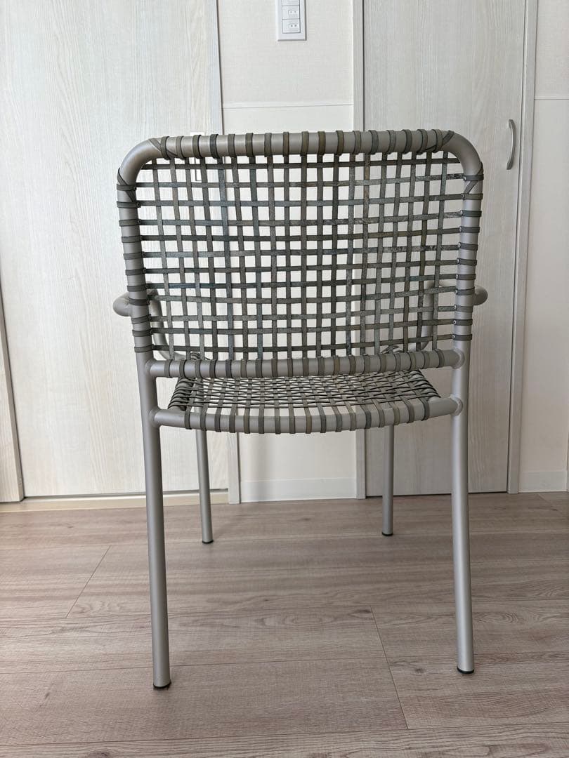 【ジェルバゾーニ】スタッキングアームチェア