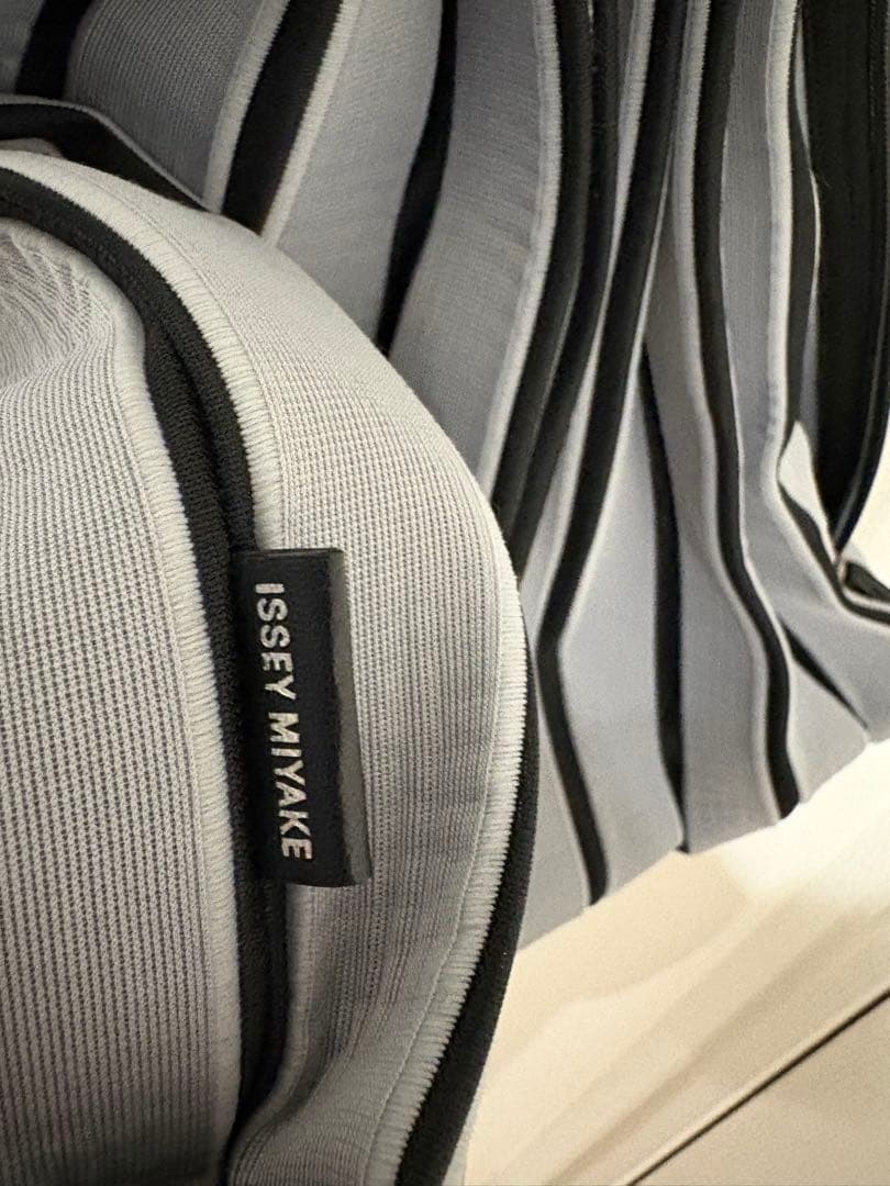 バッグ ISSEY MIYAKE/STRIPE BACKPACK