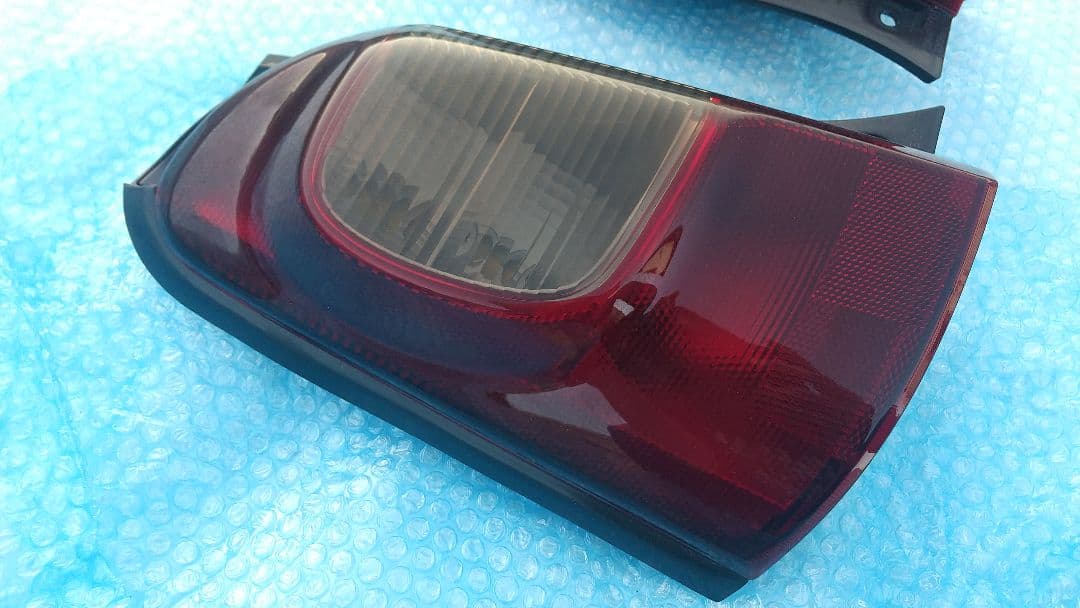 美品♪エッセL235Sスモークテールランプ