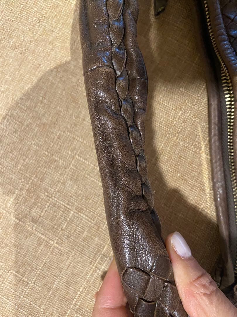 ボッテガヴェネタ イントレチャート ショルダーバッグ