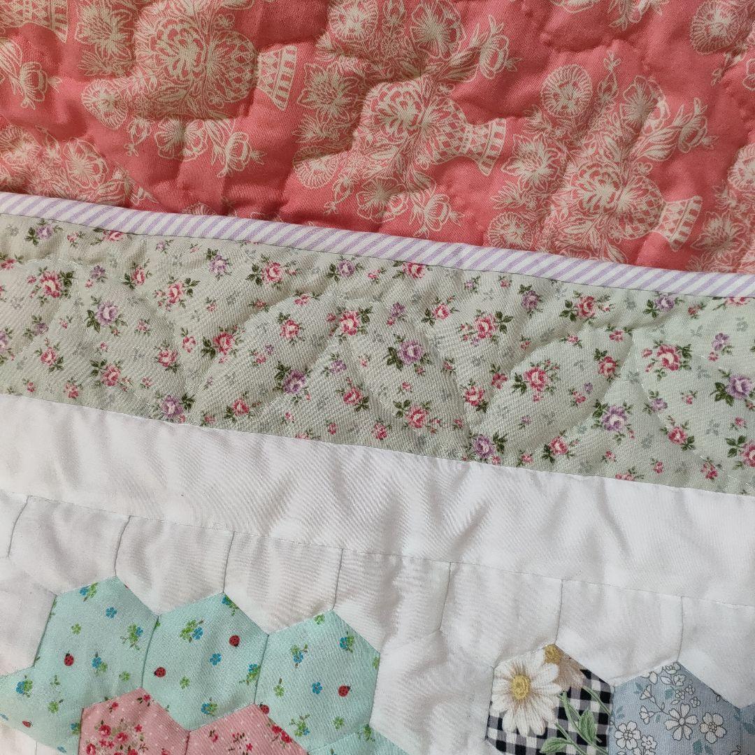 ハンドメイド　パッチワーク　キルト　ベッドカバー　花柄　おばあちゃんの花園