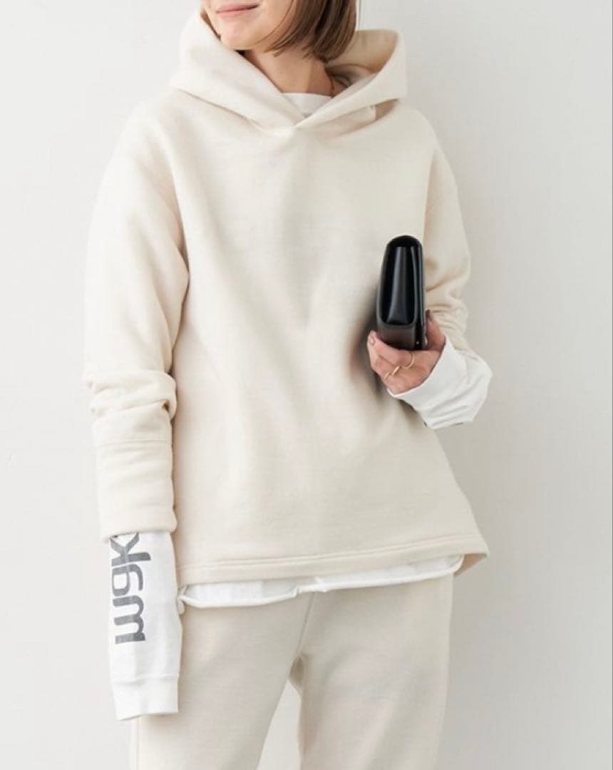 新品タグ付2025ドゥーズィエムクラスhooked Tシャツ 匿名