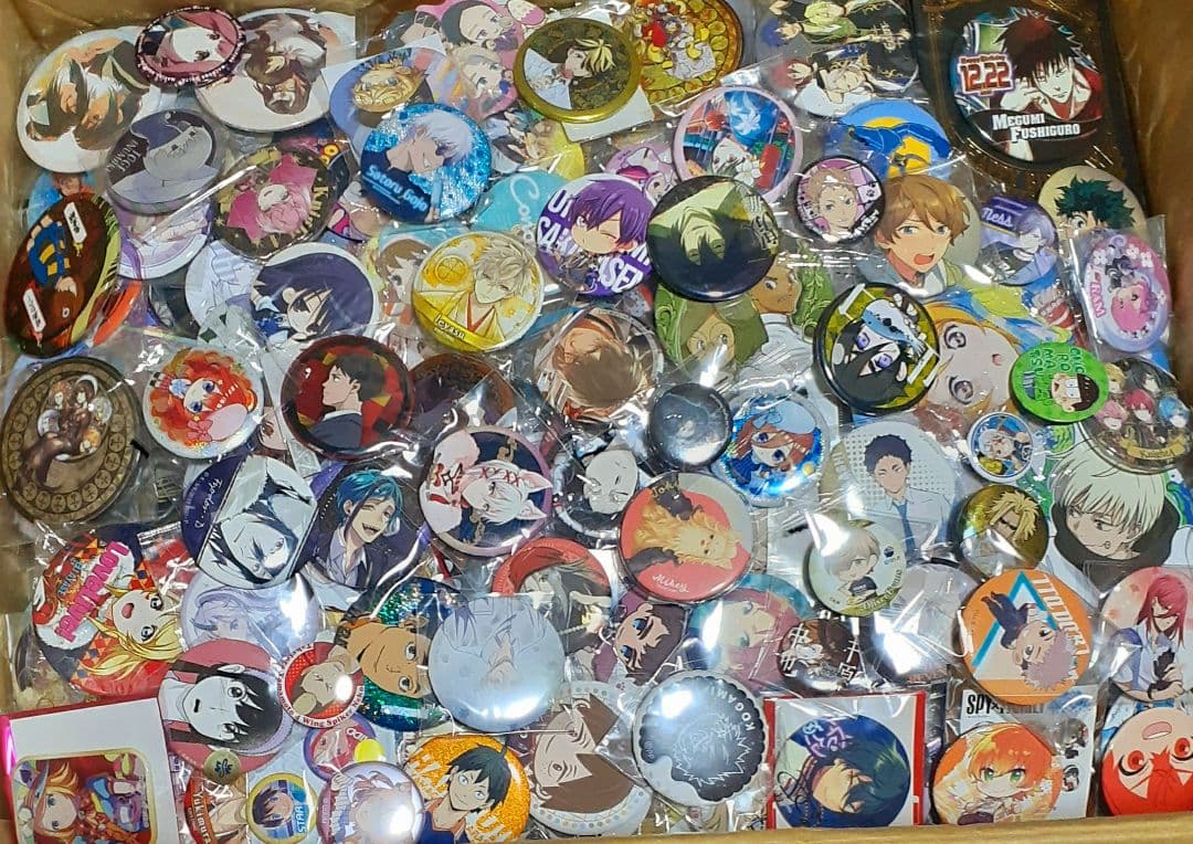 アニメ キャラクター 缶バッジ 大量 1200点 まとめ売り