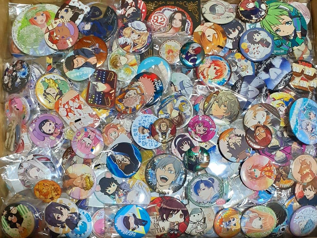 アニメ キャラクター 缶バッジ 大量 1200点 まとめ売り