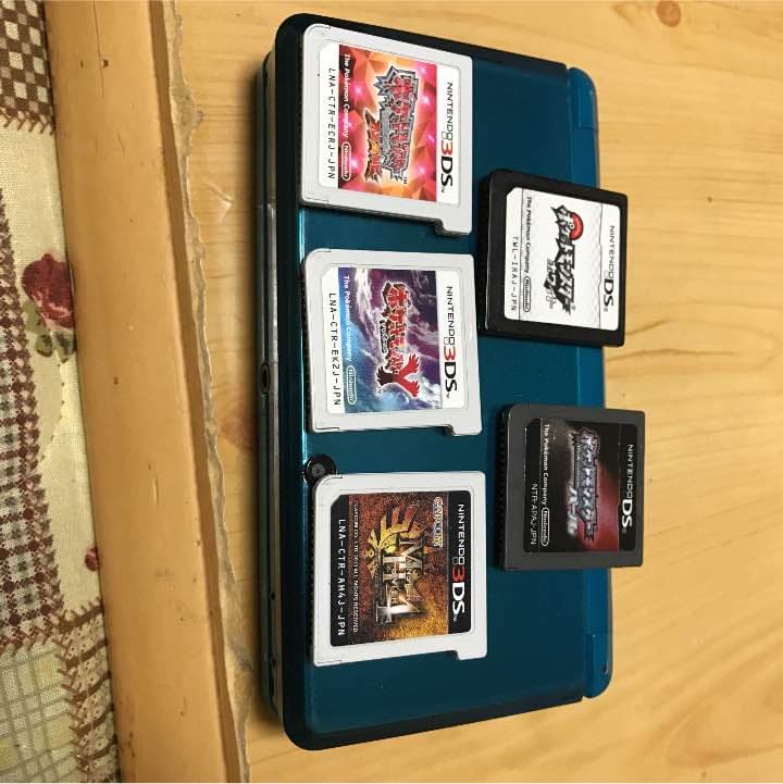 3DS本体 (ポケモンソフト、モンハンソフト)