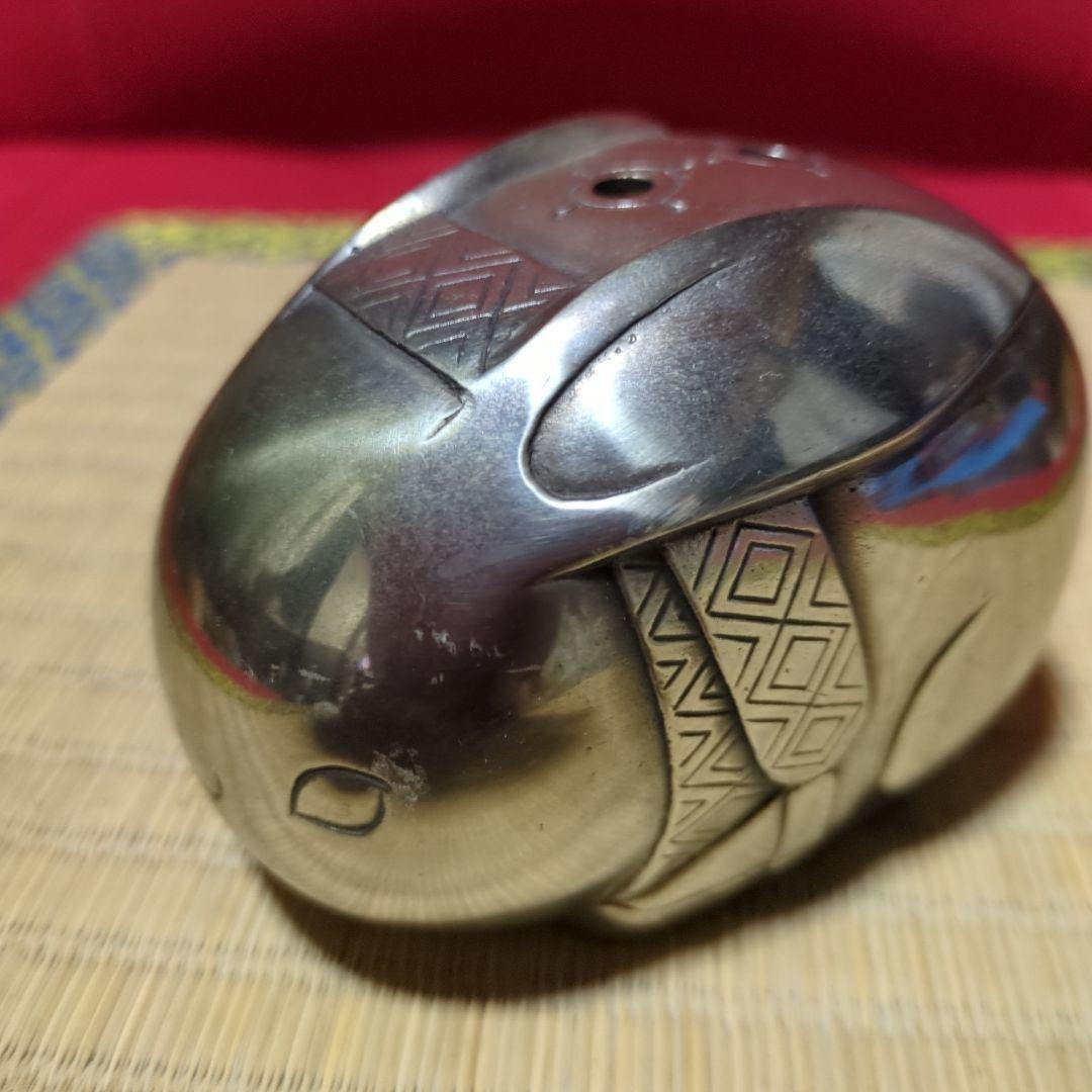 金属製 花柄彫刻兎型伏せ香炉、 置物、蓮田修吾郎刻