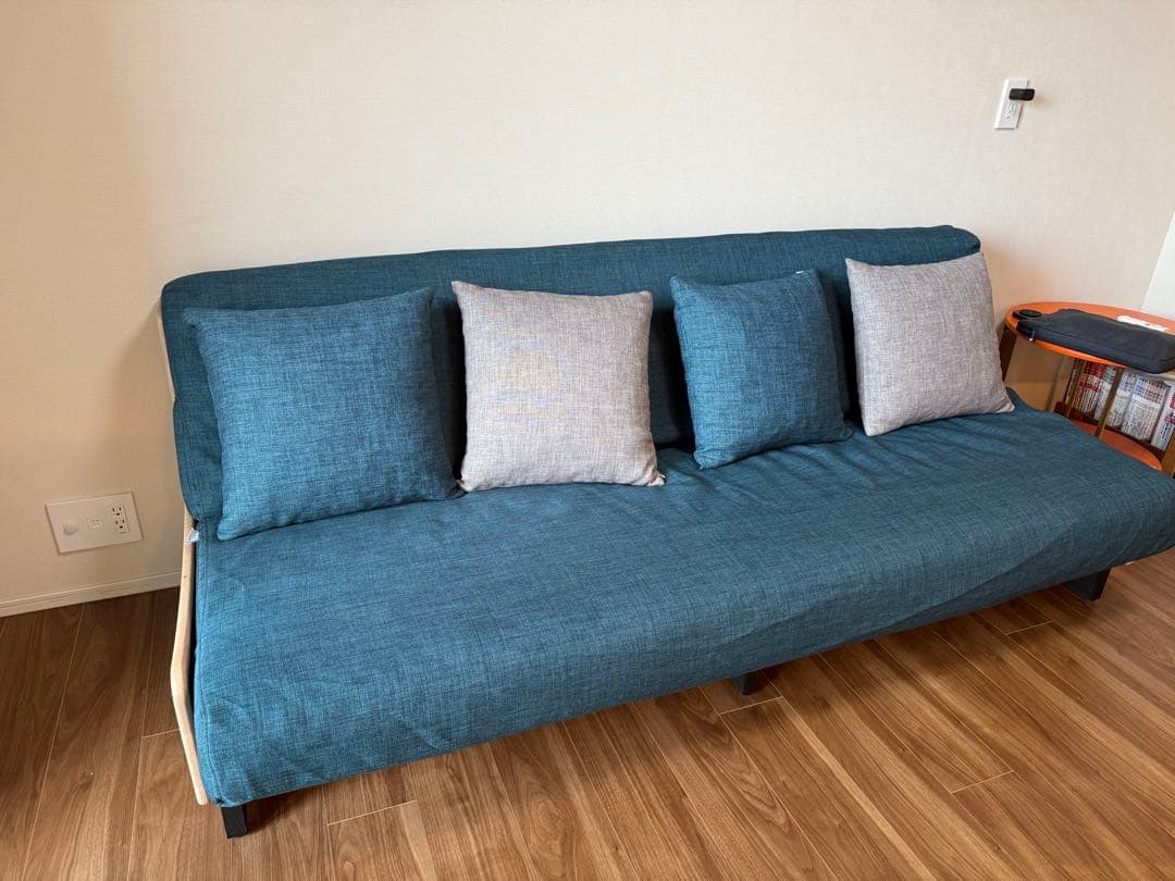 青色ソファベッド 4クッション付き