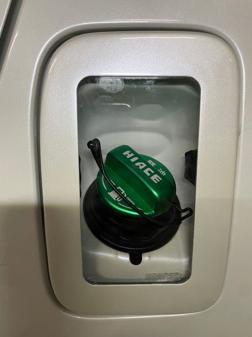 200系 ハイエース　HONEST フューエルリッドカバー　オマケ付き