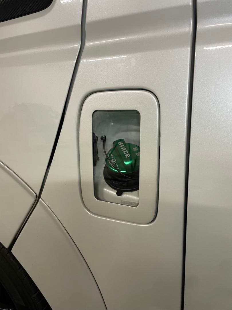 200系 ハイエース　HONEST フューエルリッドカバー　オマケ付き