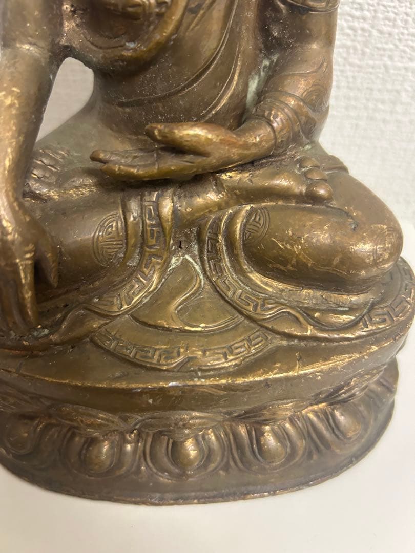 释迦牟尼坐像，真鍮製，重約2000克