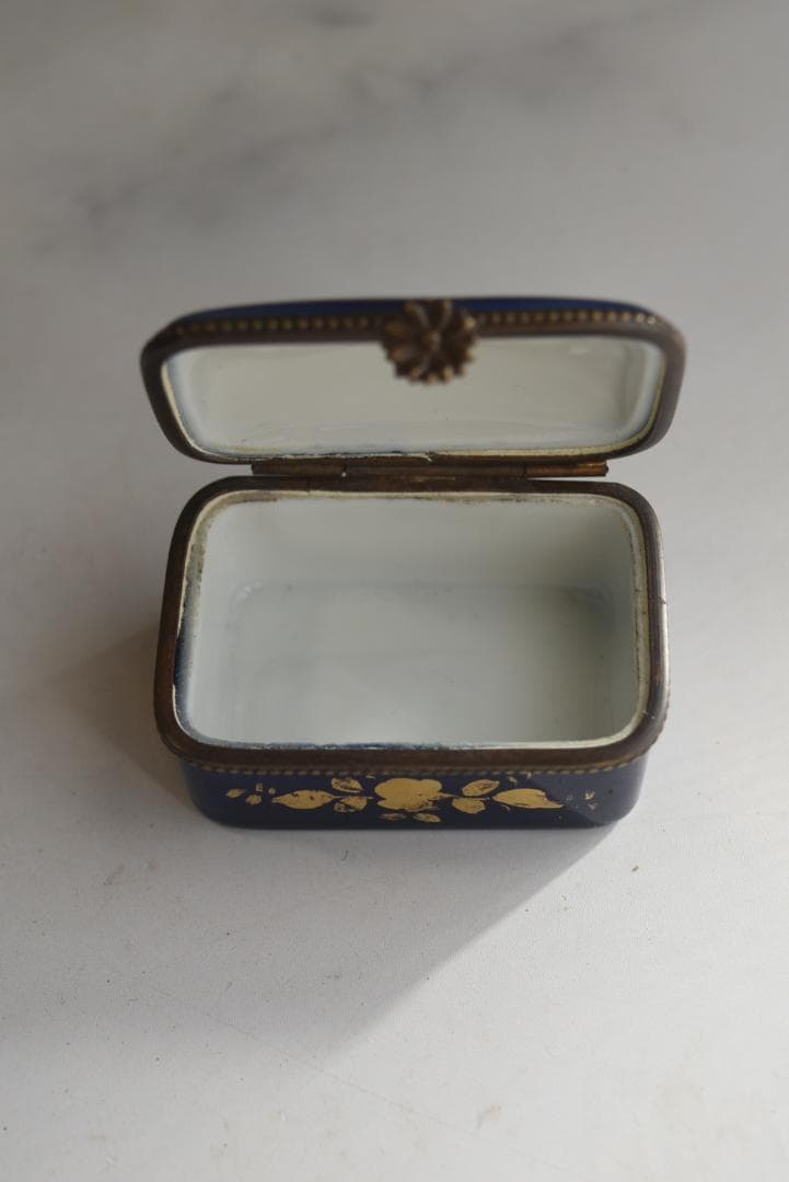 逸品ナポレオン　リモージュLimoges Castel　アンティーク　ピルケース