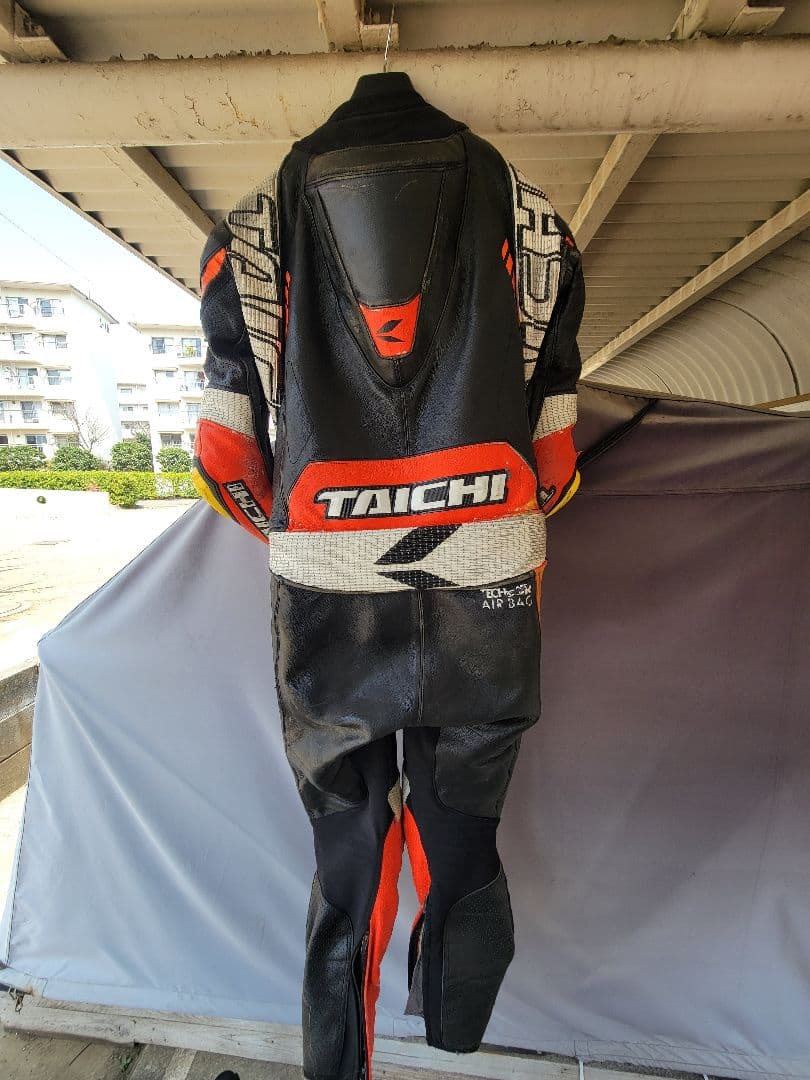 TAICHI レザー バイクツナギ LW 52