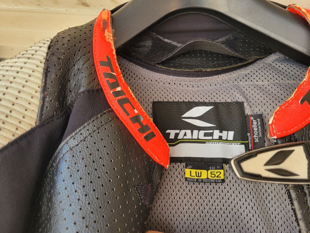 TAICHI レザー バイクツナギ LW 52