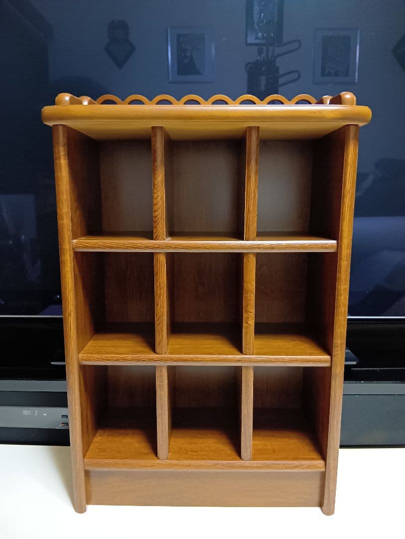 フレンチ　クラシック　透かし彫り　デザイン　ウッド　サイド　ラック