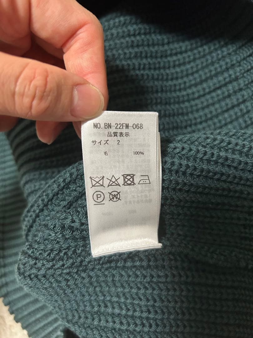 じ*ち様 BATONER シグネチャータートルネックニット ダークグリーン 2