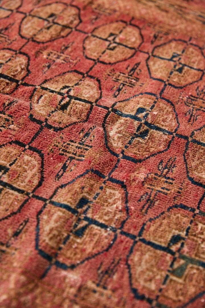 アンティークラグ　トルクメン族 エルサリ（189×135cm）赤　黒　茶