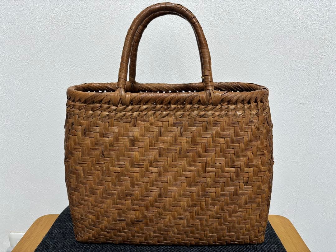 山葡萄かごバッグ 中型 編み込みデザイン　木ノ花