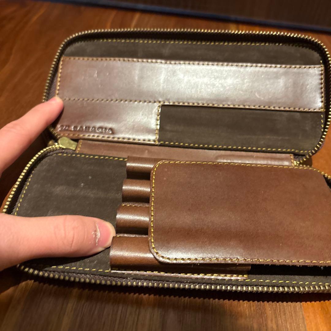 バハギア　ラウンドジップペンケース