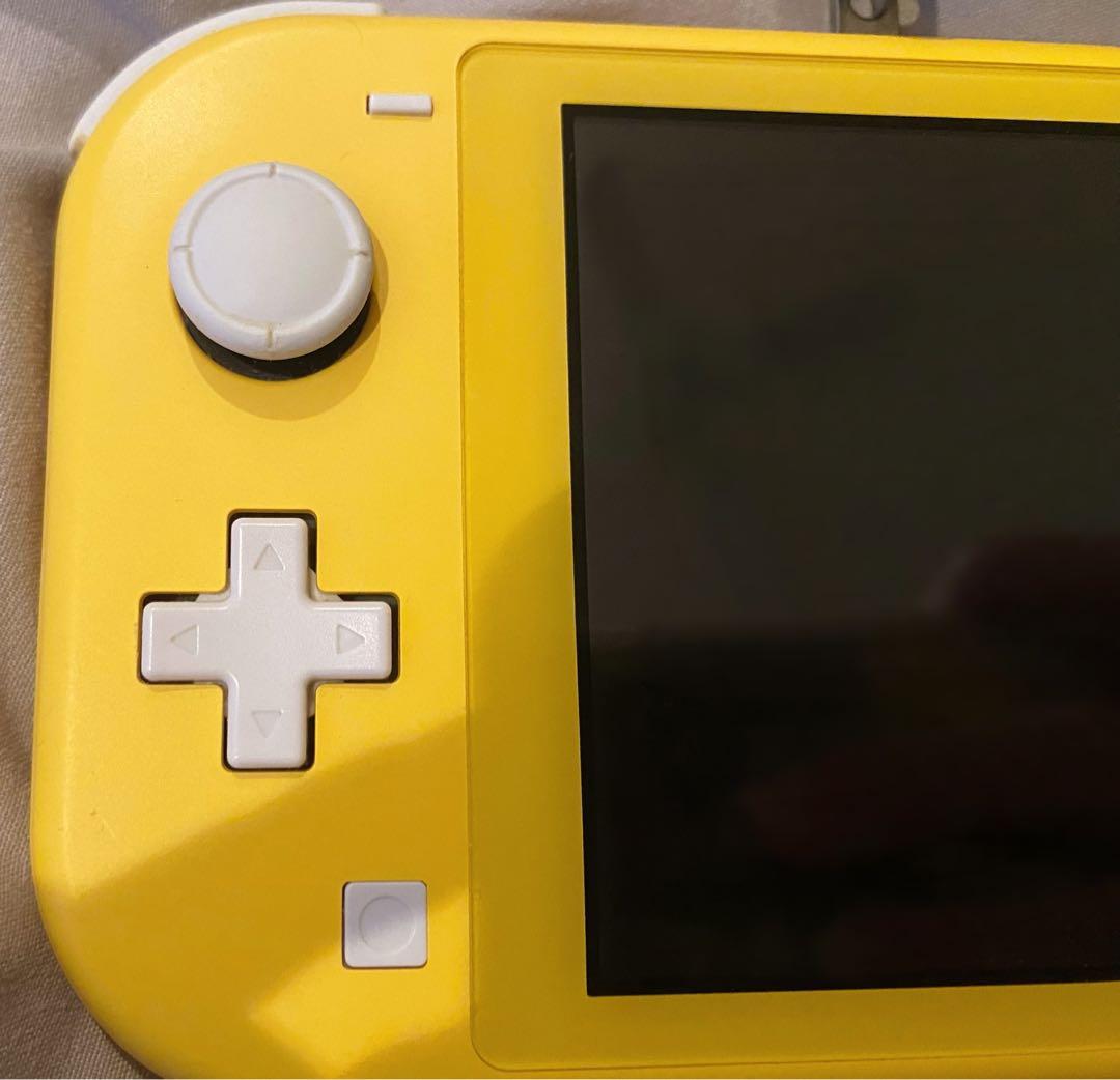 Switch Light 本体・充電コード・マリオカートソフト セット