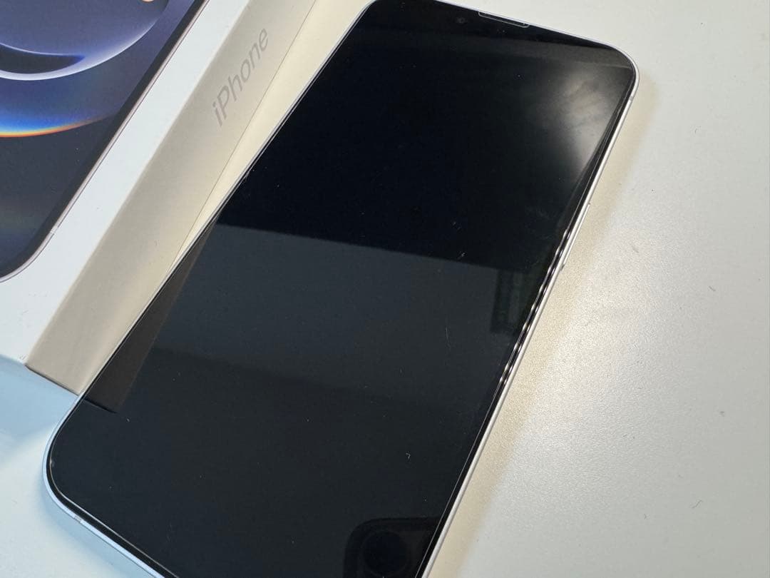 iPhone 16e ホワイト 128GB