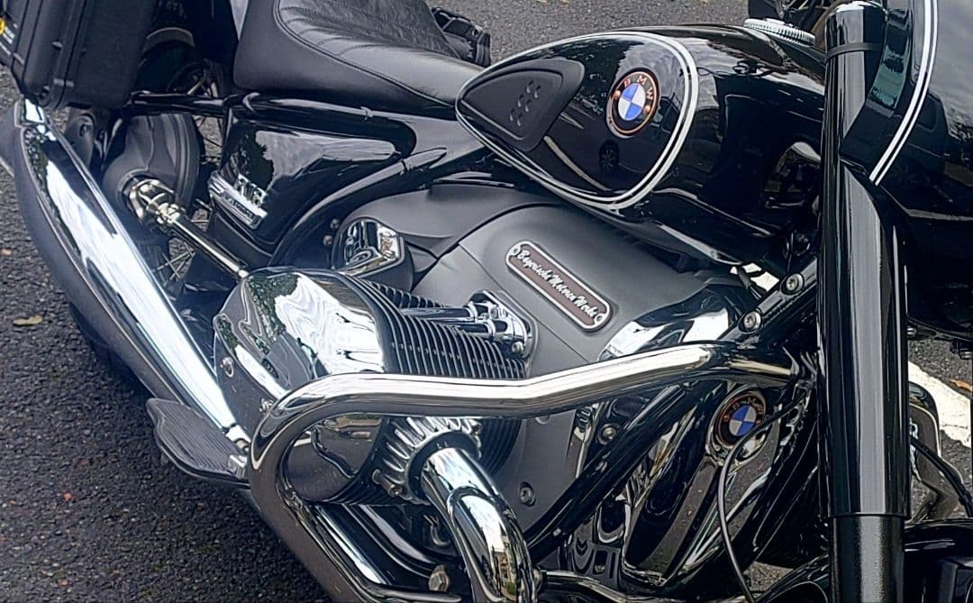 BMW R18／エンジンプレート