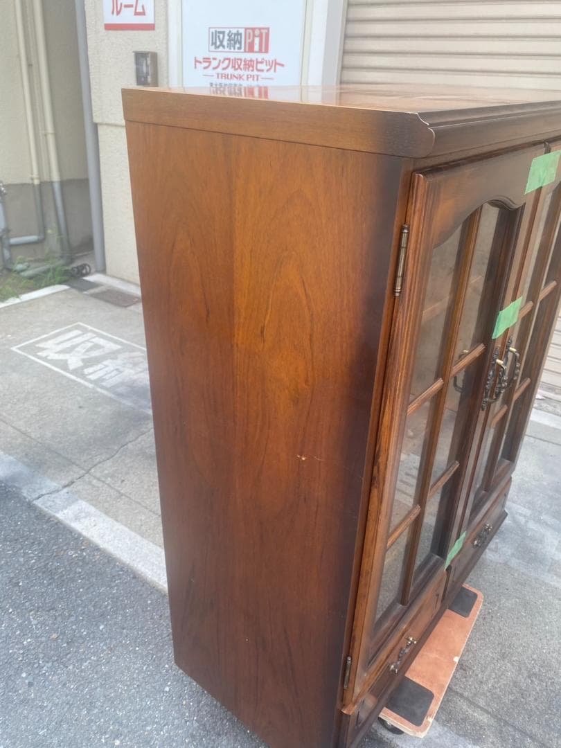 A626「Karimoku」カリモクコロニアル キャビネット ショーケース