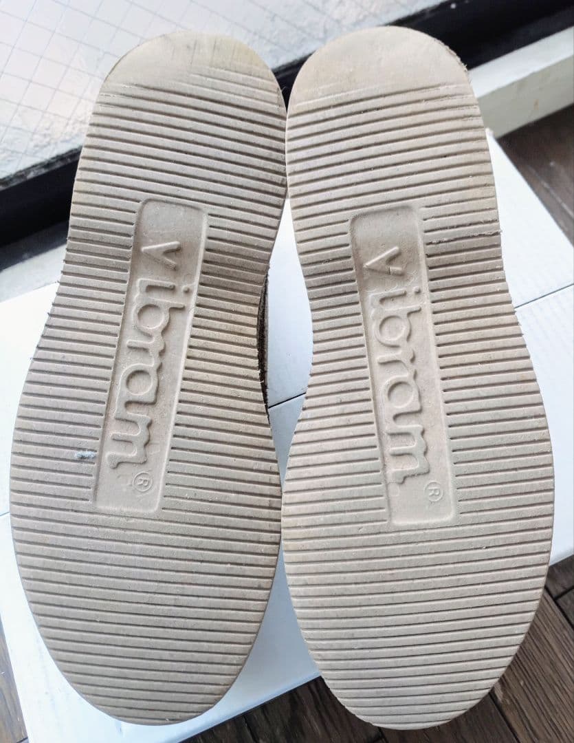 ベージュ スエードラッセル モカシン 8 EE