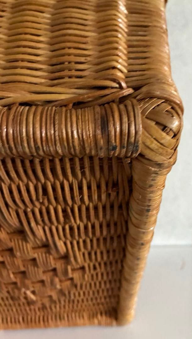 昭和レトロ　籐製 収納バスケット 編み込みデザイン