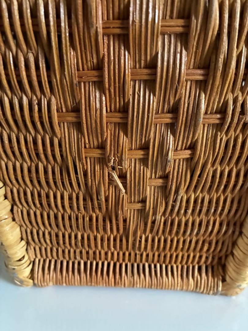 昭和レトロ　籐製 収納バスケット 編み込みデザイン