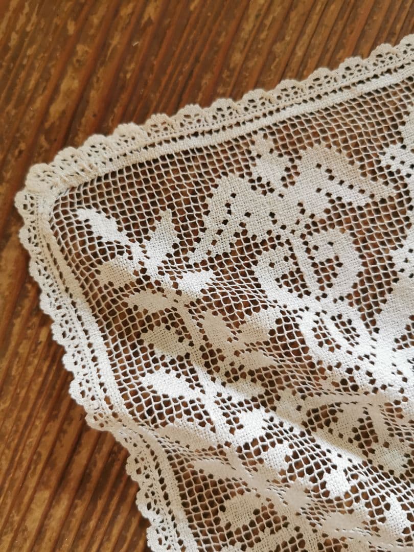 アンティーク フィレレース 聖火と鳩とオリーブ 透かしパネル スカラップ装飾