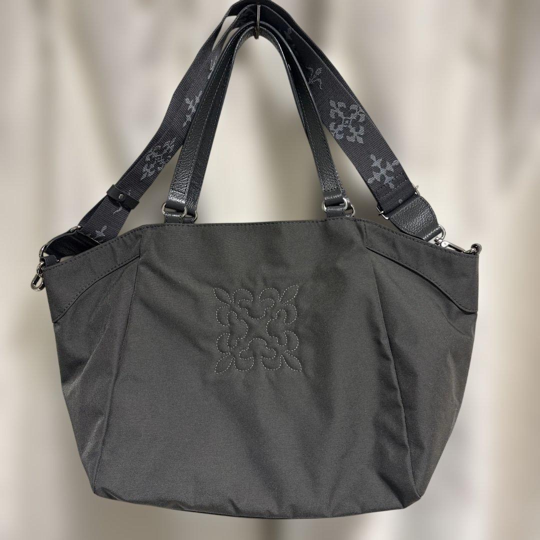 超美品ラシットA4入るコーデュラナイロン刺繍2way バッグ