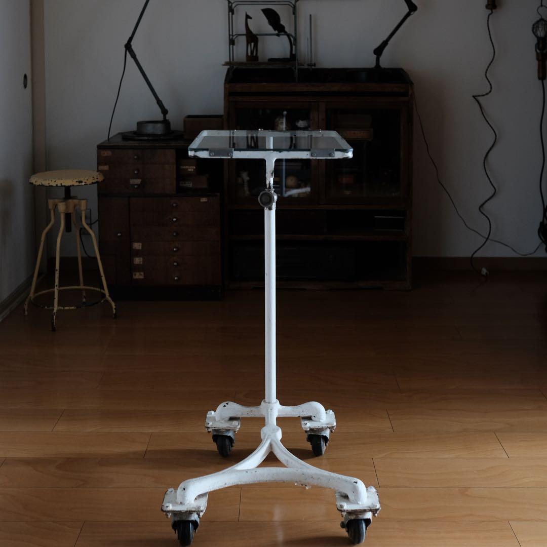 日本昭和時代（1950年頃）HIKARI製の医療用可動テーブル