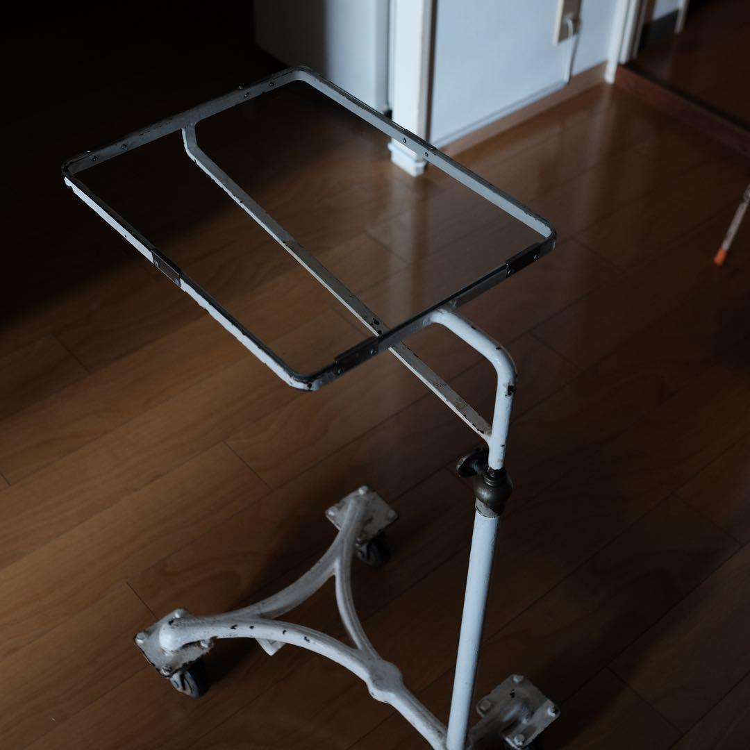 日本昭和時代（1950年頃）HIKARI製の医療用可動テーブル