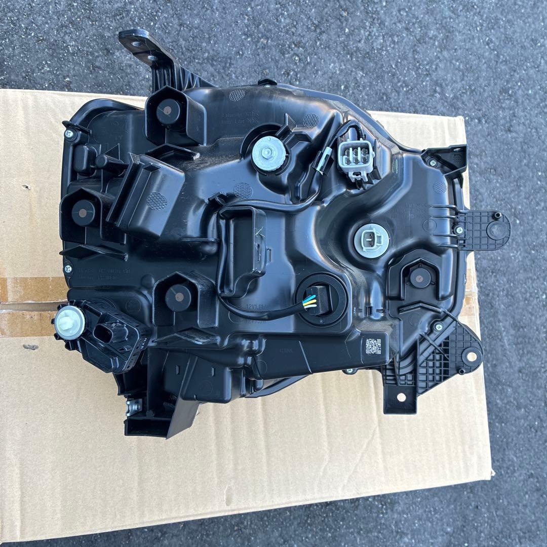 スズキ　スペーシア　MK94S 左ヘッドライト