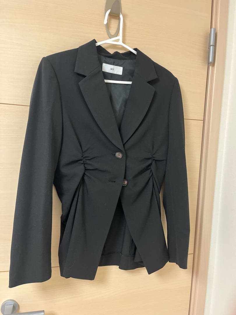 【sly】ブラック WAIST GATHER TAILOR ジャケット
