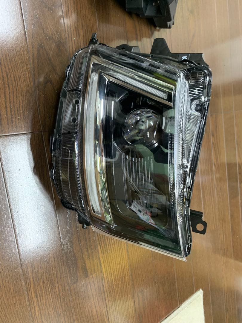 いすゞ・左右・LEDヘットライト
