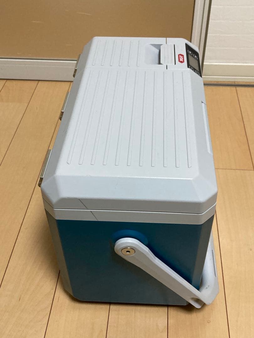 Makita 充電式保冷温庫　7L CW003G