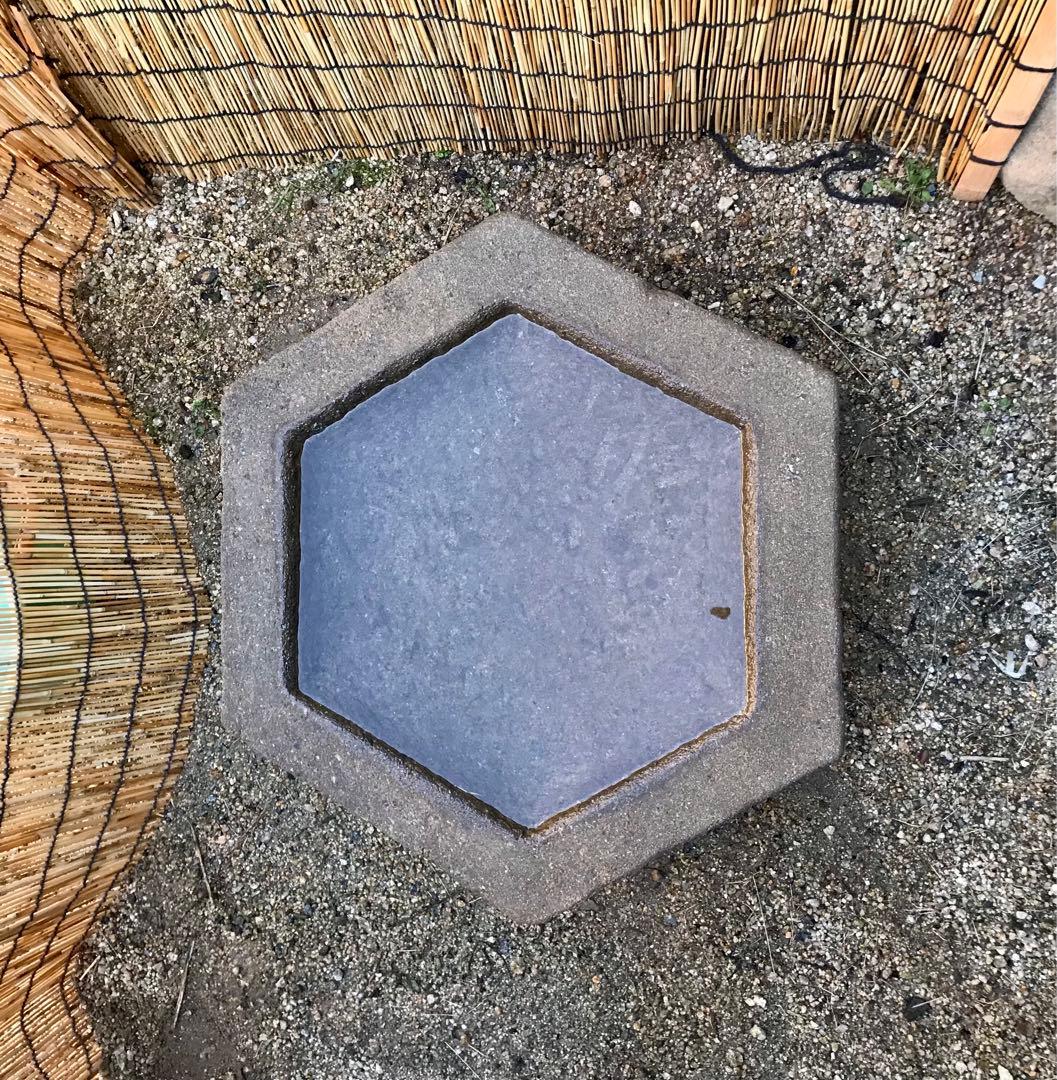 【六角水鉢・蹲・茶庭】庭石・オブジェ・置物・ガーデニング・バードバス