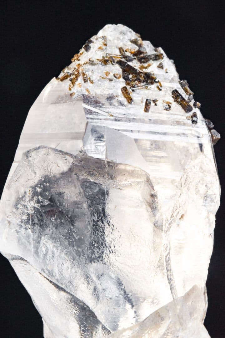 ガネーシュヒマール産 ドラバイトトルマリンオンクォーツ