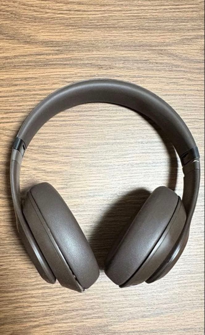 Beats Studio Pro ワイヤレスヘッドフォン ブラウン ケース