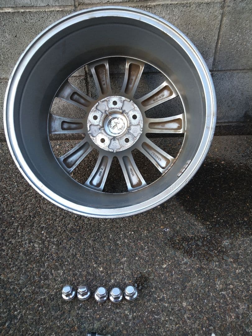 日産V37スカイライン純正17インチアルミホイール4本中2本セット①