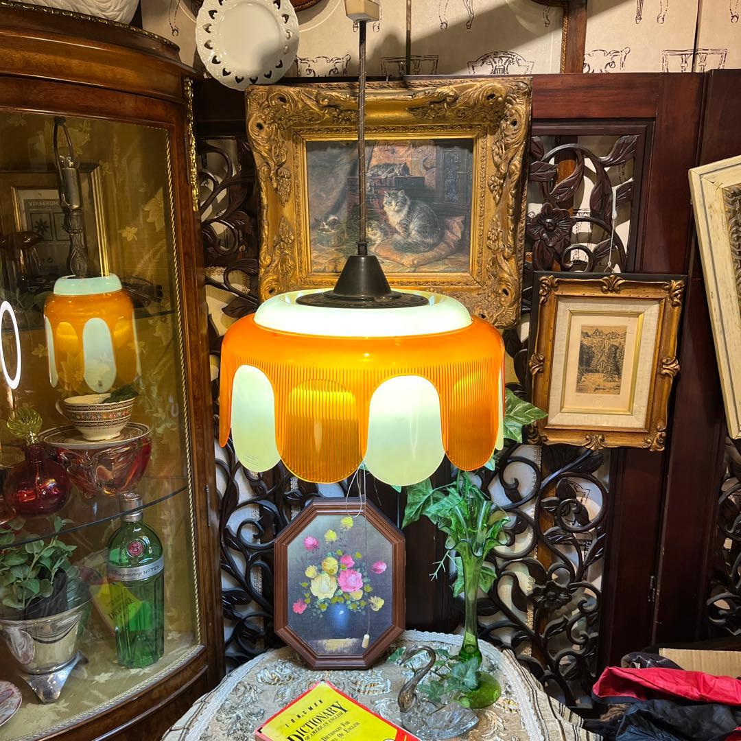 昭和レトロ　オレンジとクリーム色のペンダントライト