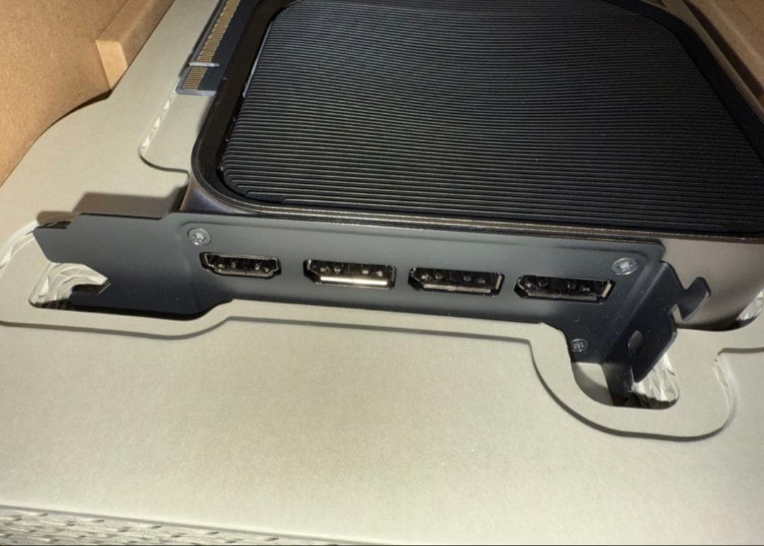 「ルフィ」/超美品 RTX5080 Founders Edition 本体